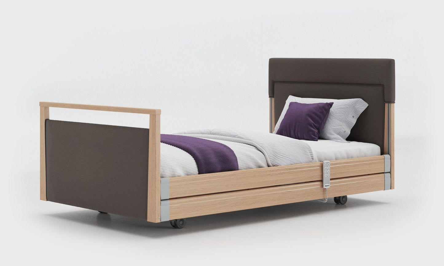 signature bed upholstered 3ft6 in oak with side rails in meteor leather