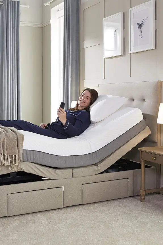 <p><em>10 year</em> warranty <br/>across all Adjustable beds</p>